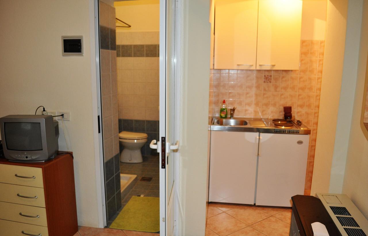 Tri Srca Apartments & Rooms フンタナ エクステリア 写真