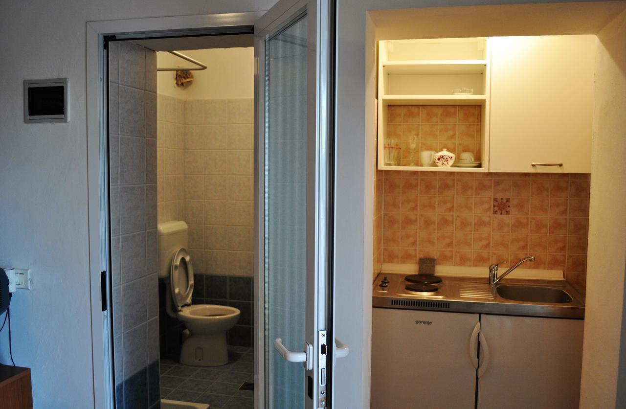 Tri Srca Apartments & Rooms フンタナ エクステリア 写真