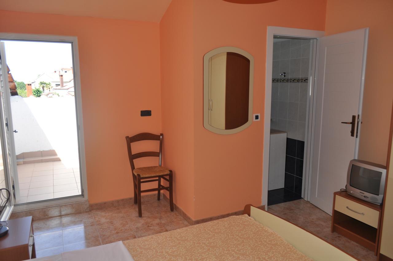Tri Srca Apartments & Rooms フンタナ エクステリア 写真